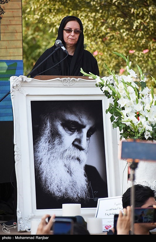 تشییع و تدفین پیکر هوشنگ ابتهاج در رشت