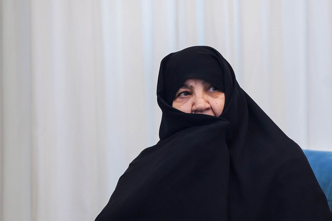 حضور قالیباف در منزل شهید فرج‌الله شوشتری - مشهد مقدس