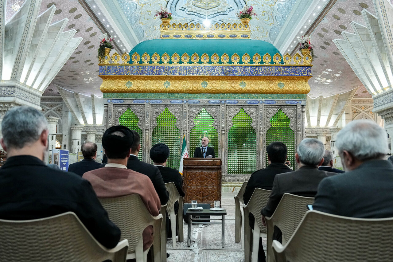 تجدید میثاق رئیس مجلس و نمایندگان با آرمان‌های امام(ره)