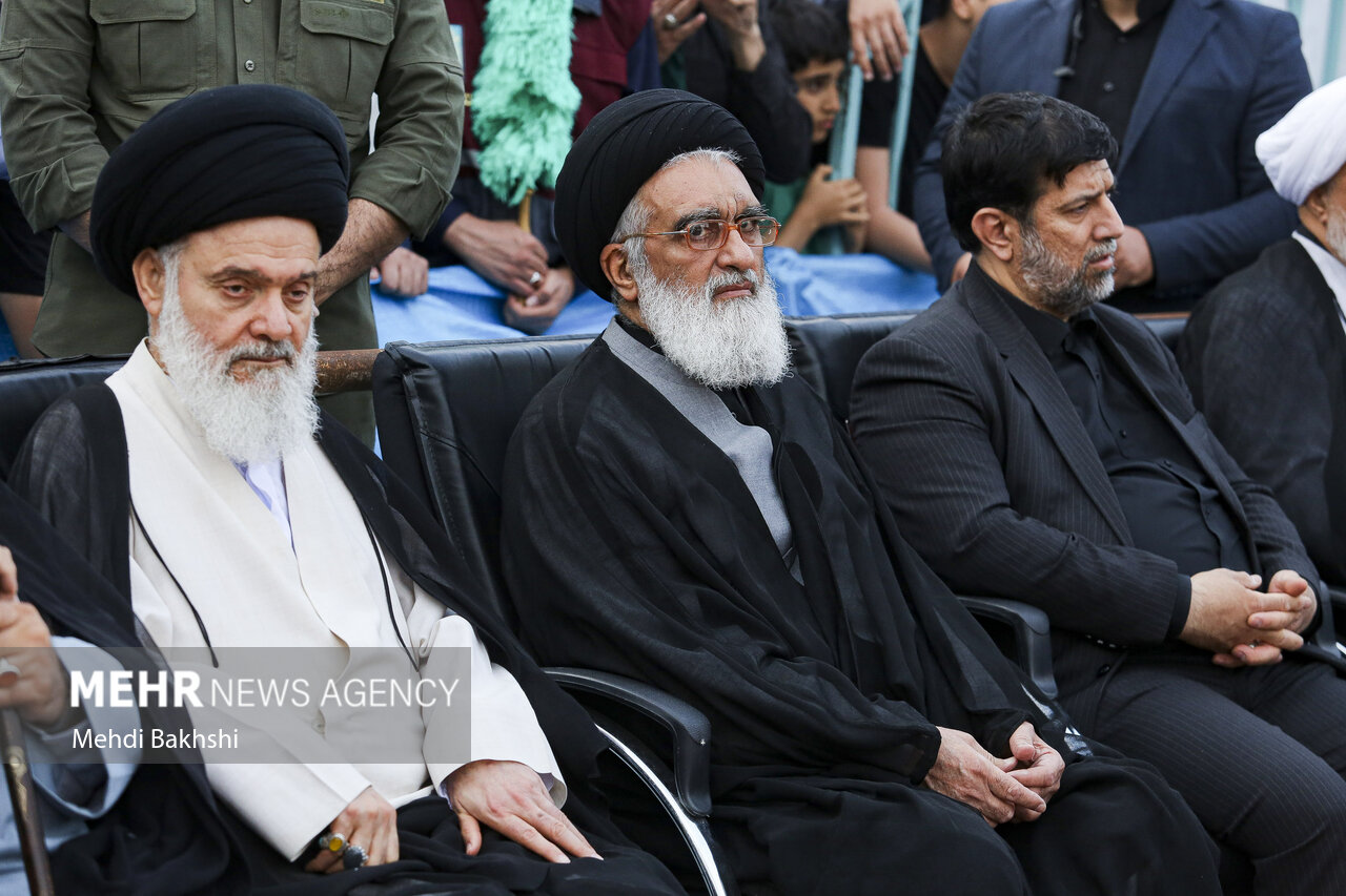 تدفین دو شهید گمنام در مسجد مقدس جمکران