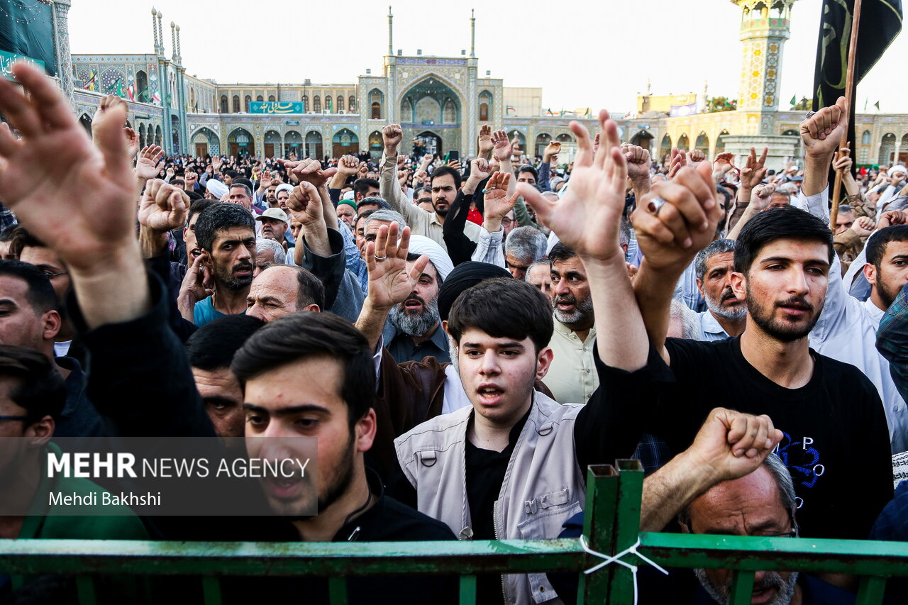 تشییع ۸ شهید مراکز نظامی در شهر مقدس قم