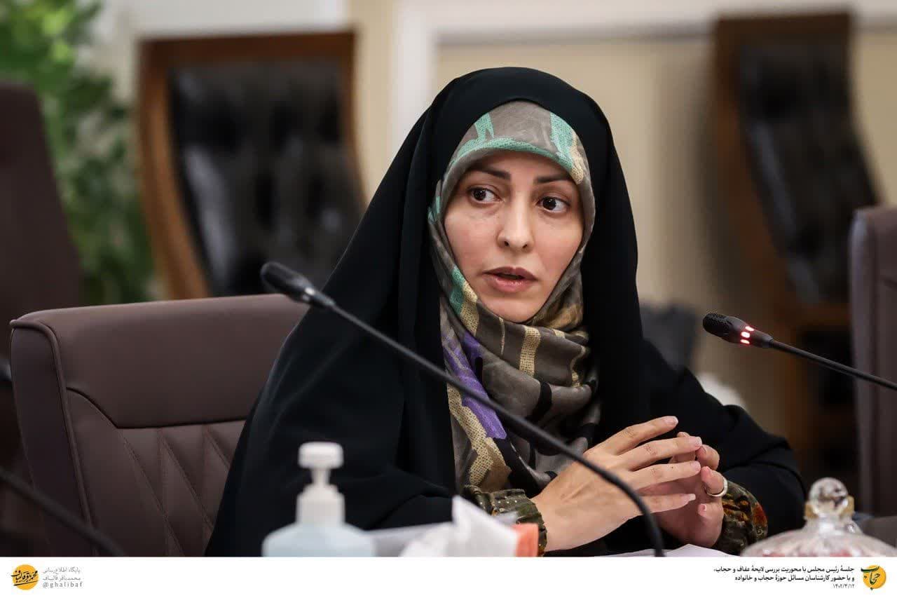 گزارش تصویری نشست قالیباف با حضور کارشناسان مسائل حوزۀ حجاب و خانواده