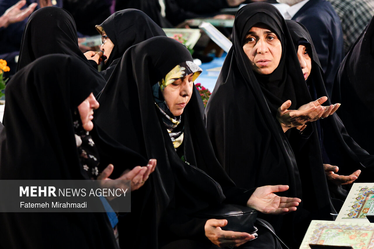 جزء خوانی قرآن کریم در حرم  عبدالعظیم 