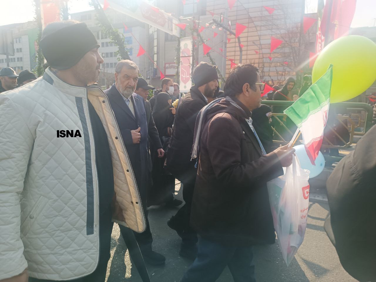  حضور مسئولین در راهپیمایی ۲۲ بهمن