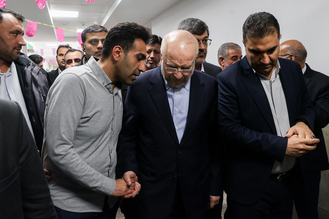  افتتاح دو مجموعه آموزشی در میبد و اردکان با حضور قالیباف 
