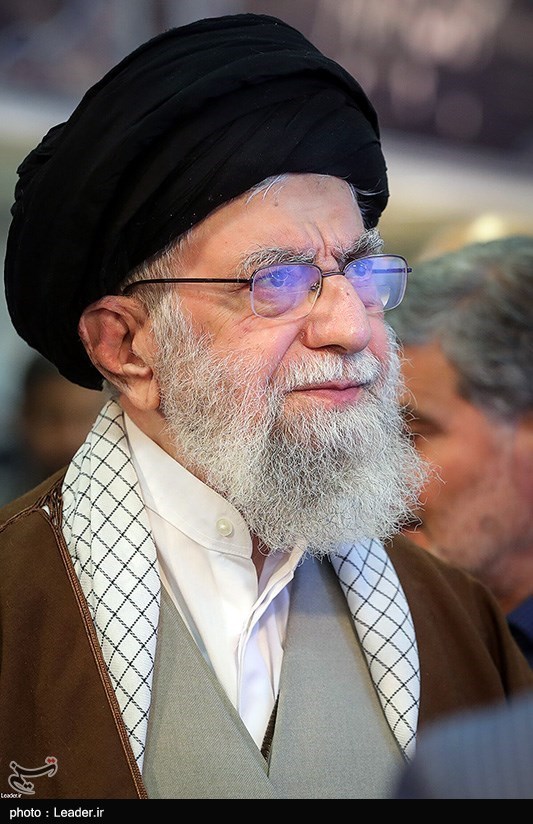 بازدید رهبر انقلاب از نمایشگاه توانمندی‌های بخش خصوصی
