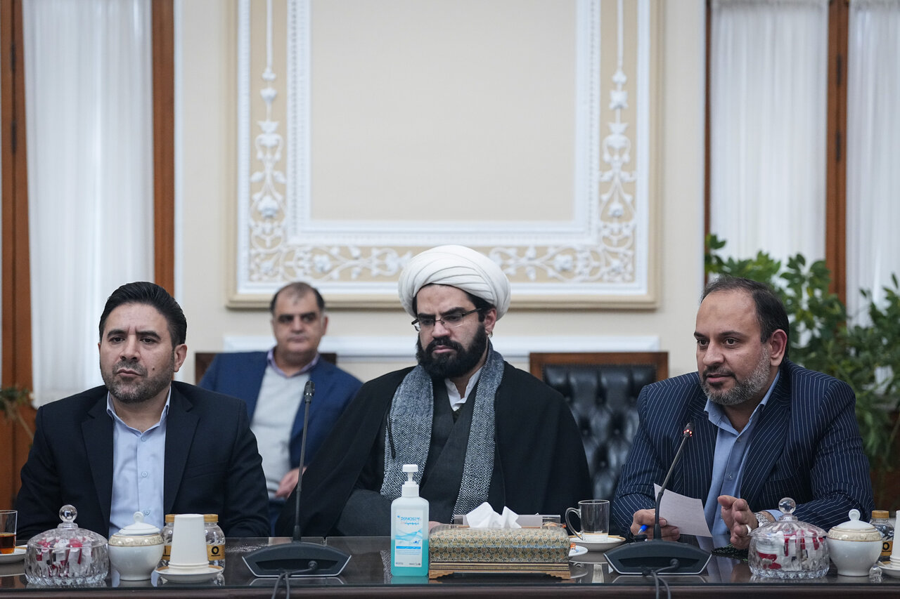 دیدار اعضای شورای هماهنگی یوم الله دهه فجر با قالیباف