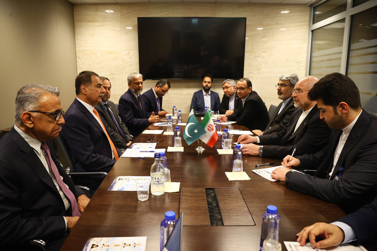 دیدار رئیس مجلس پاکستان با قالیباف