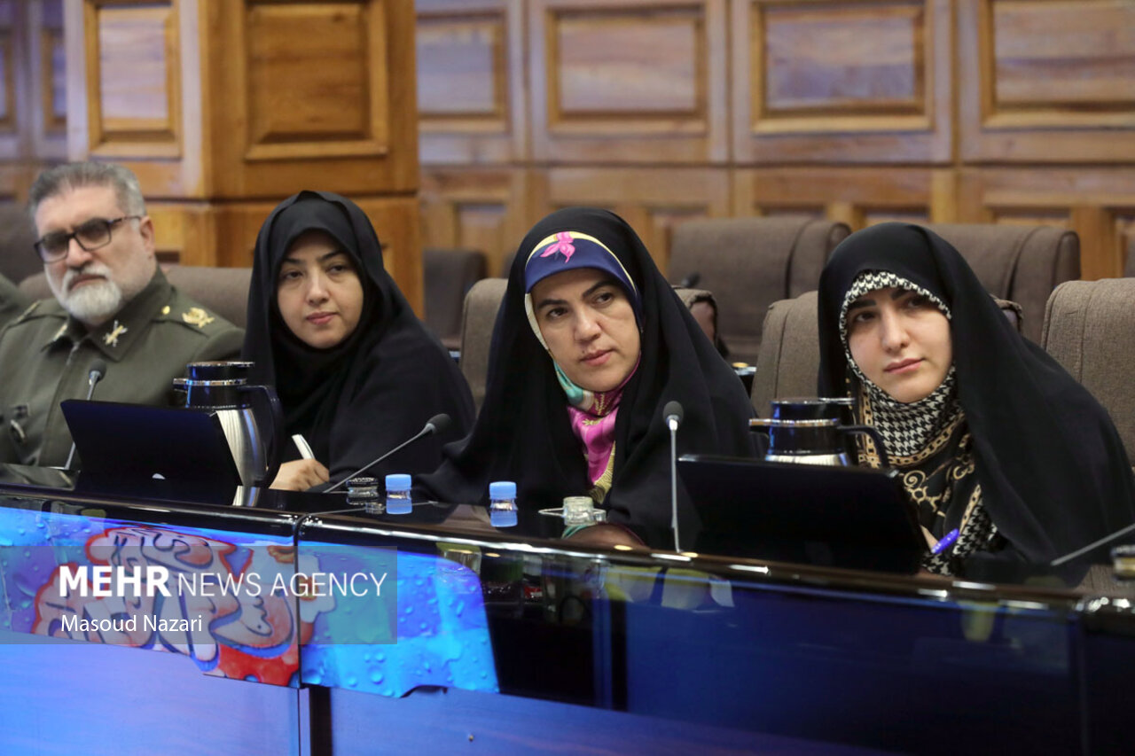 دیدار فرمانده کل ارتش با اعضای فراکسیون زنان مجلس