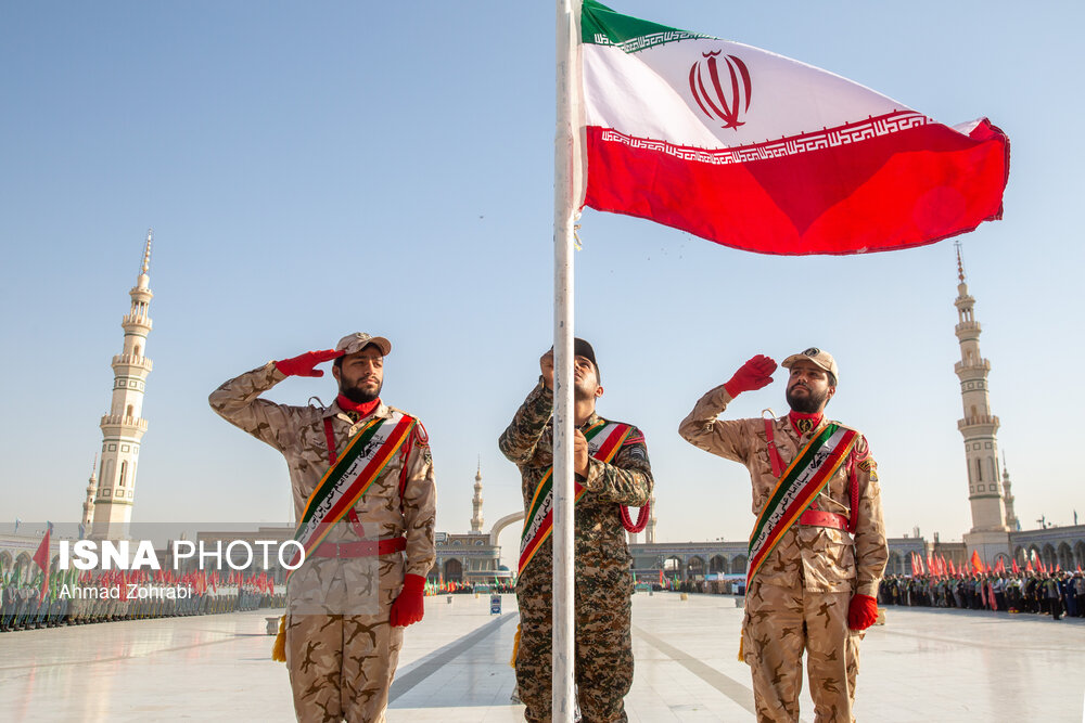 صبحگاه مشترک نیروهای نظامی در مسجد مقدس جمکران