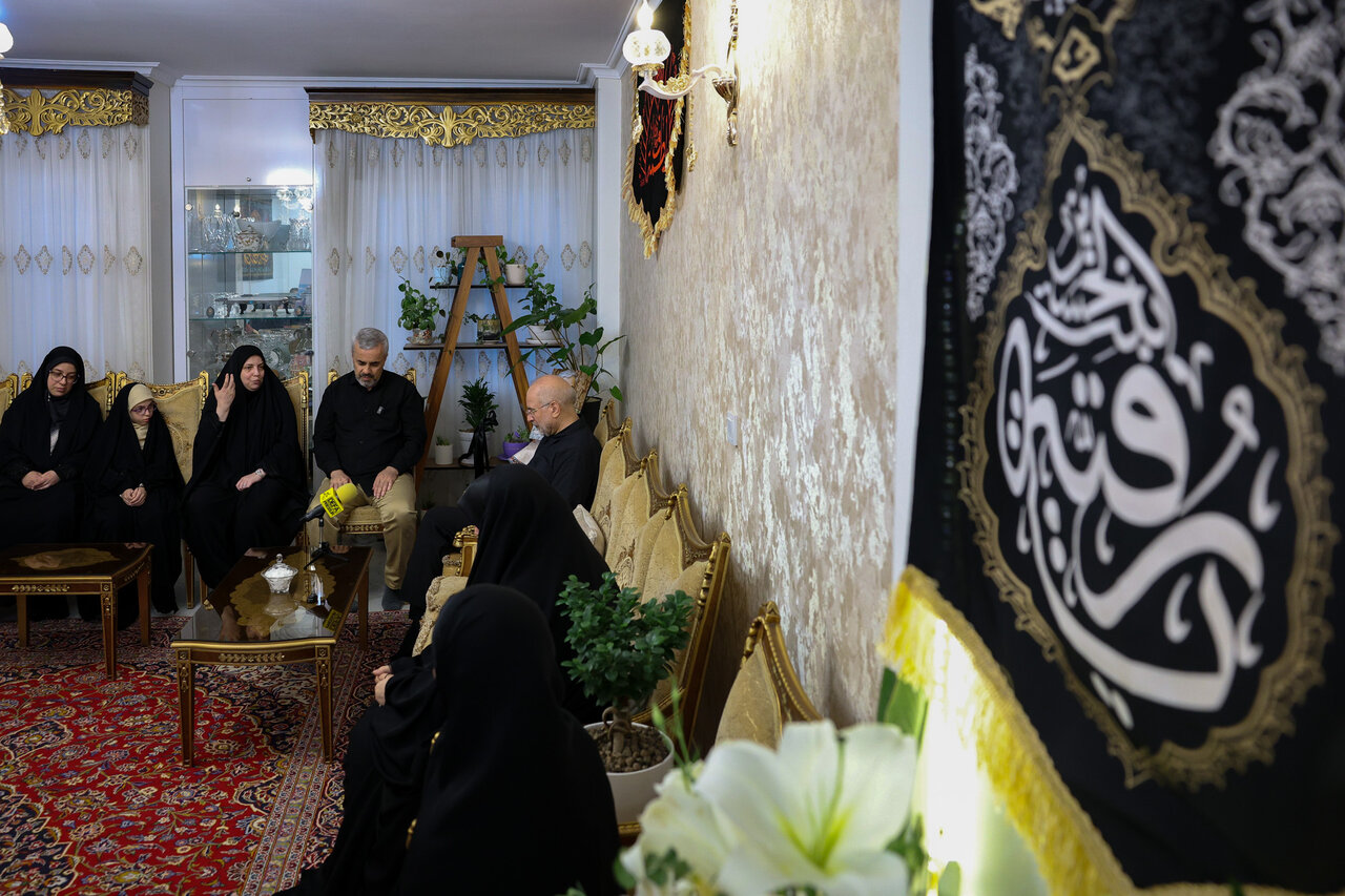 دیدار قالیباف با خانواده شهید باقری