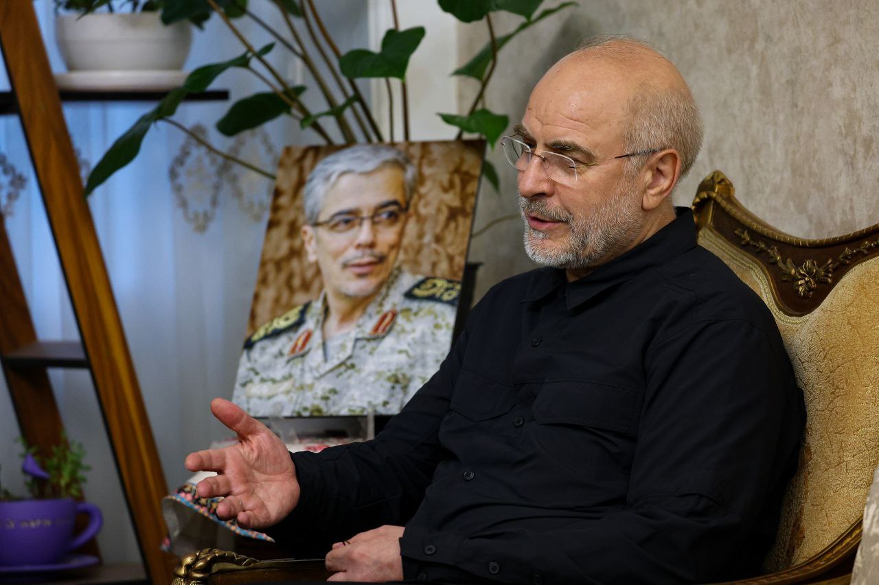 دیدار قالیباف با دو دختر و برادر سپهبد شهید باقری