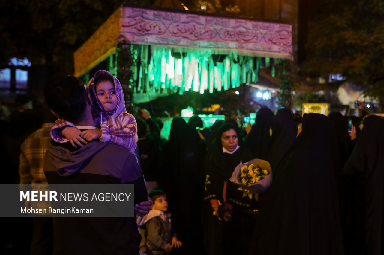 مراسم وداع با پیکر مطهر شهیده «معصومه کرباسی»