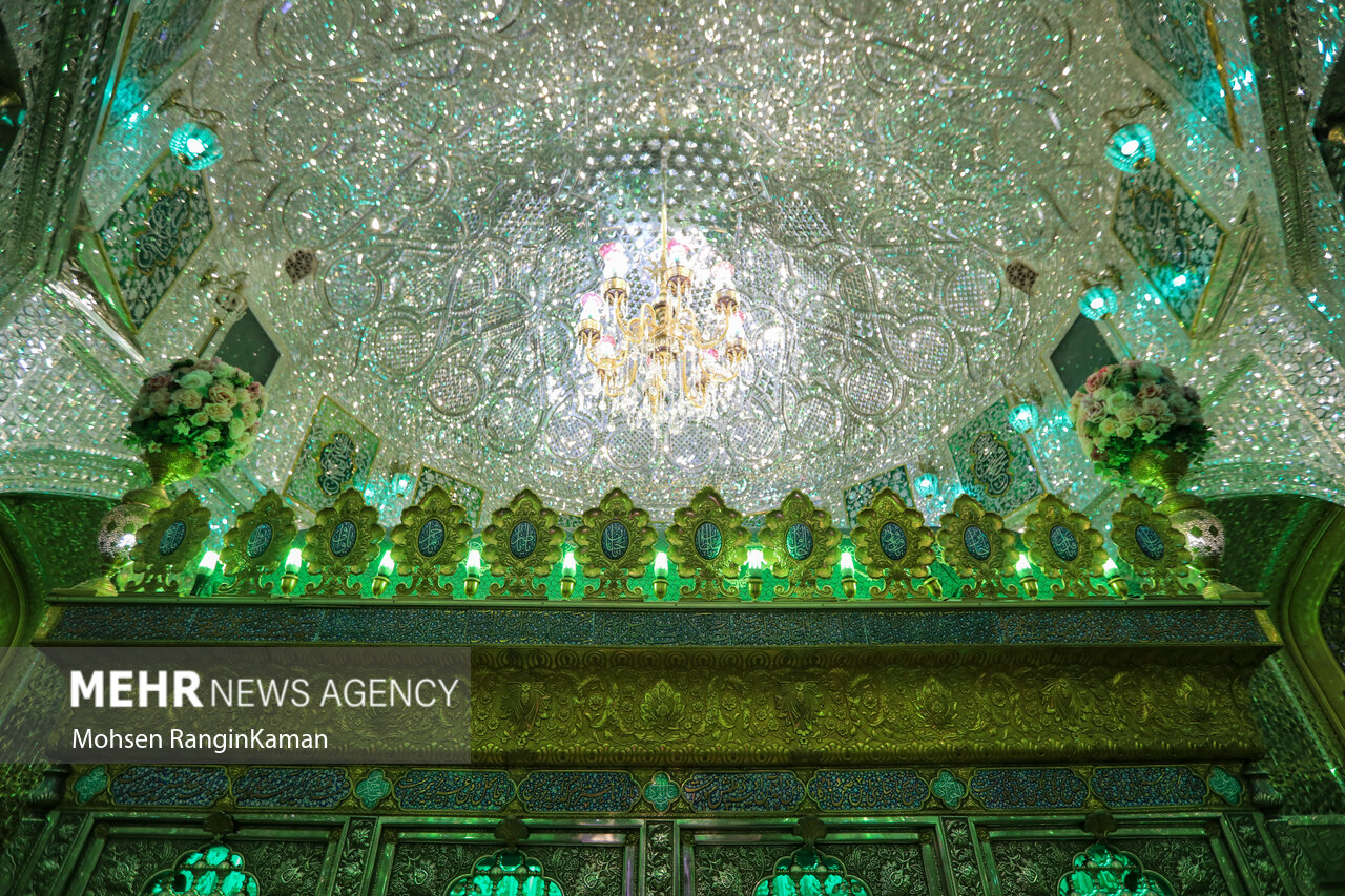 ضریح مطهر آستان مقدس امامزاده صالح (ع)