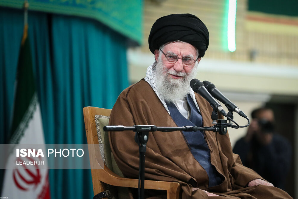  دیدار هزاران نفر از زنان و دختران با رهبر انقلاب