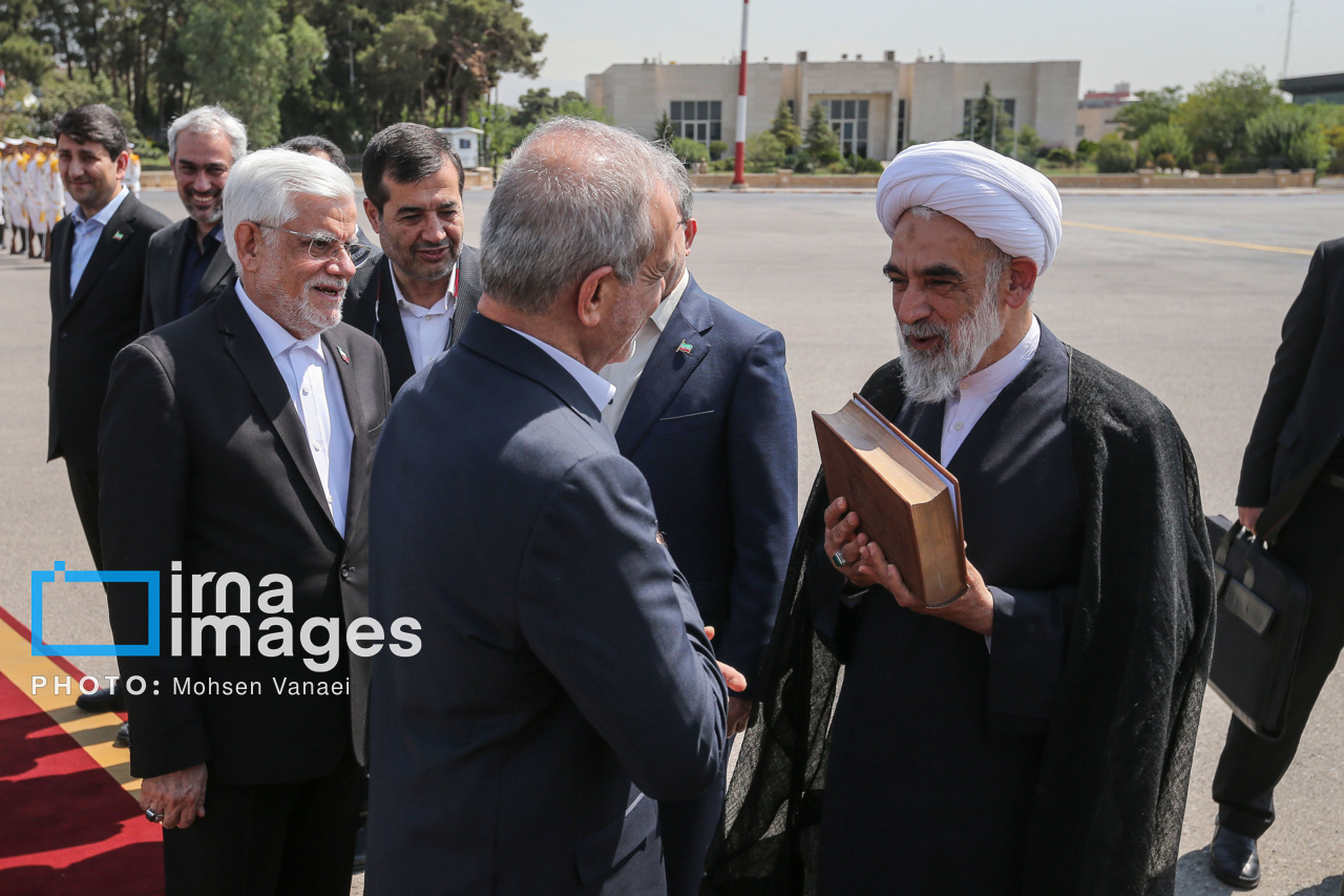 تصاویر بدرقه رئیس‌جمهور در سفر به پاکستان