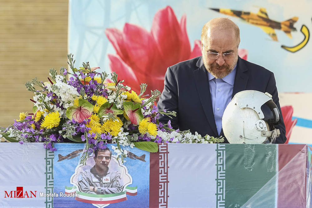 قالیباف در مراسم تشییع پیکر خلبان شهید