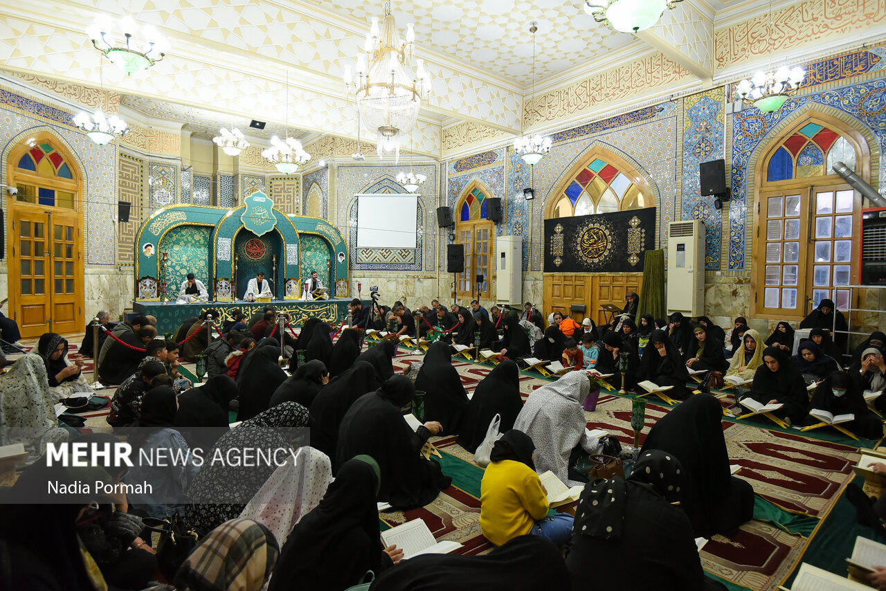 جزخوانی قرآن کریم در امامزاده طاهر کرج