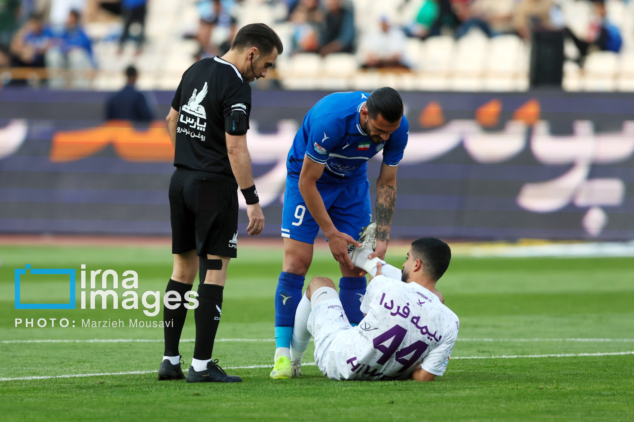 بازی استقلال تهران و هوادار