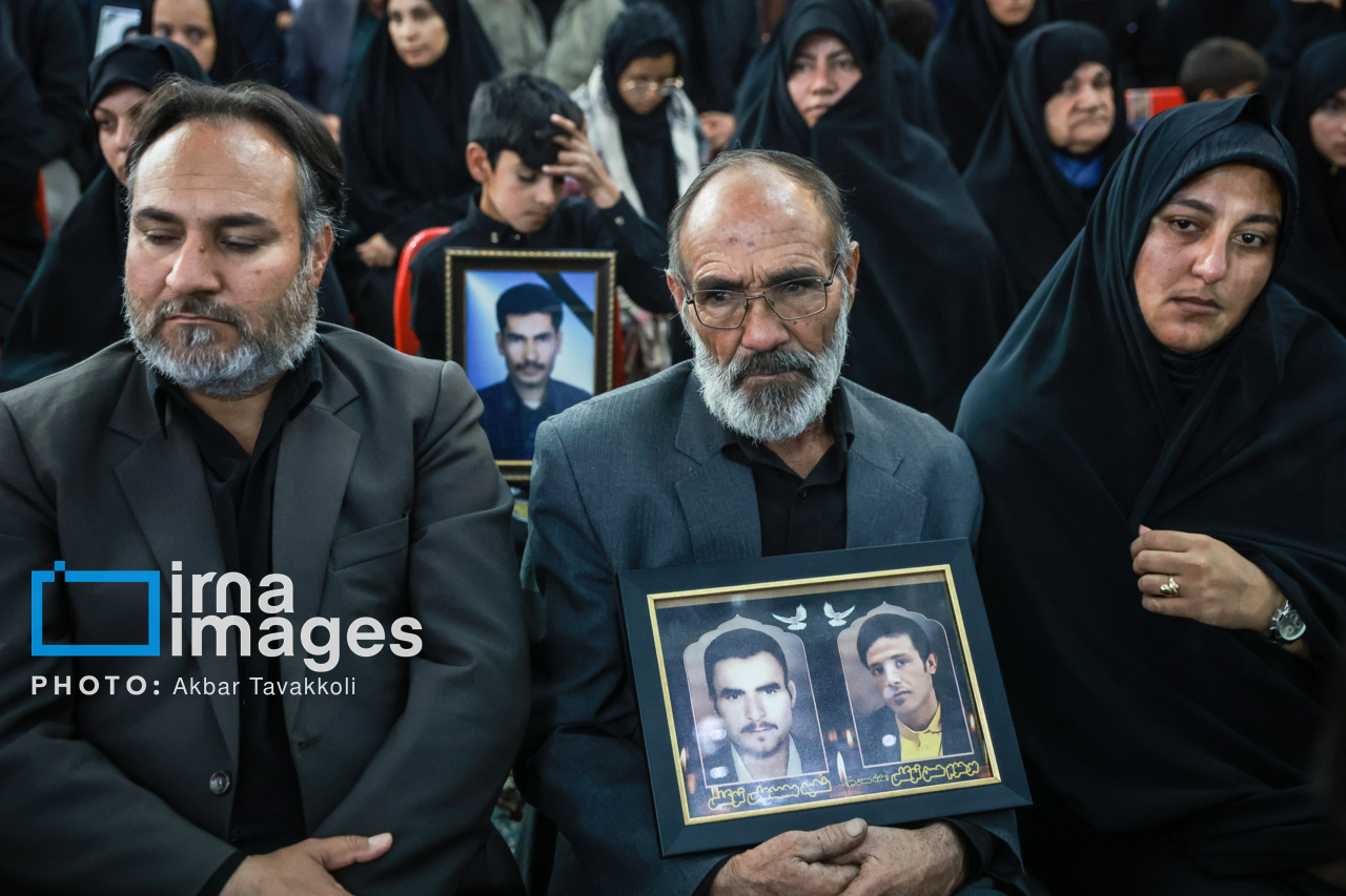 قالیباف و مسئولان در چهلم جان‌باختگان حادثه معدن طبس