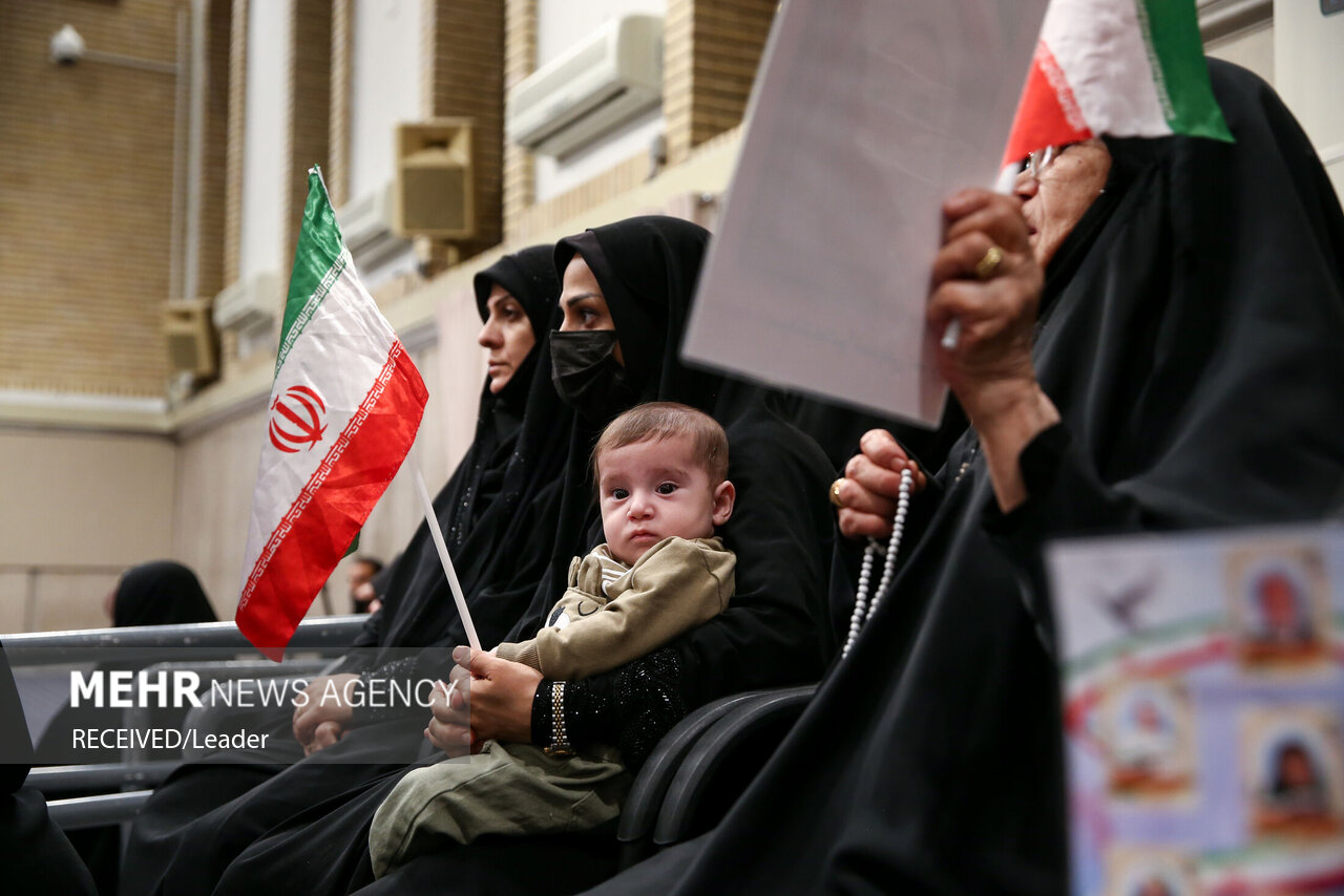 دیدار دانش‌آموزان و دانشجویان با رهبر انقلاب