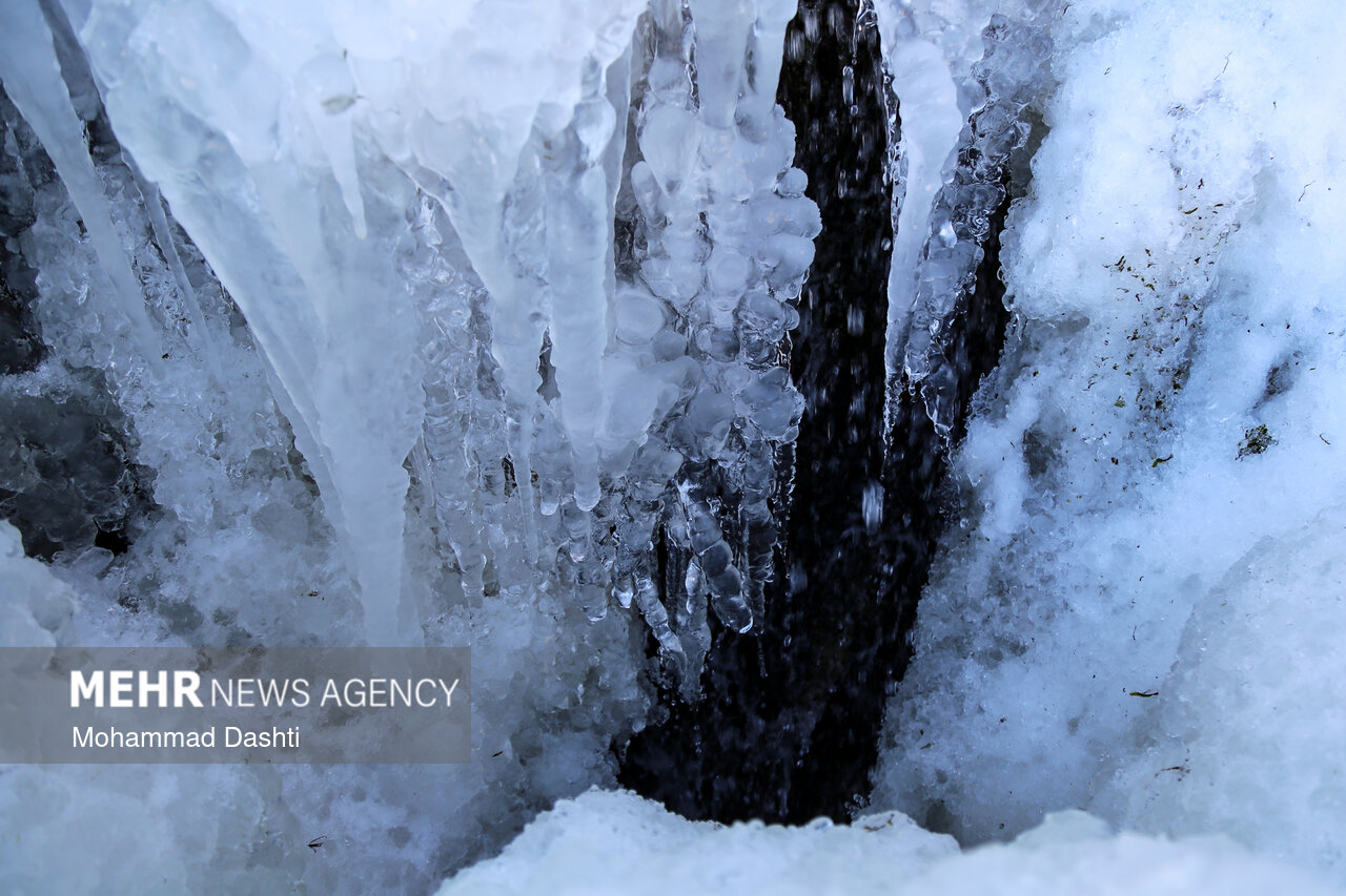 آبشار یخ زده «سردابه» اردبیل