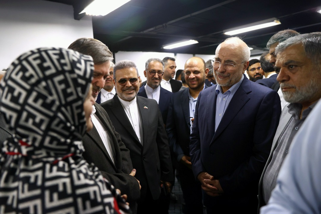بازدید قالیباف از نمایشگاه دستاوردهای فن آوری جمهوری اسلامی در کاراکاس