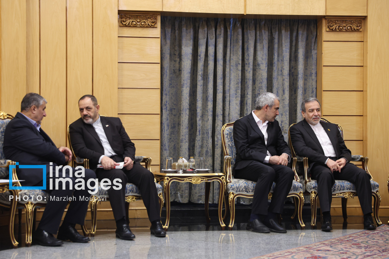 بدرقه رئیس‌جمهور به چین