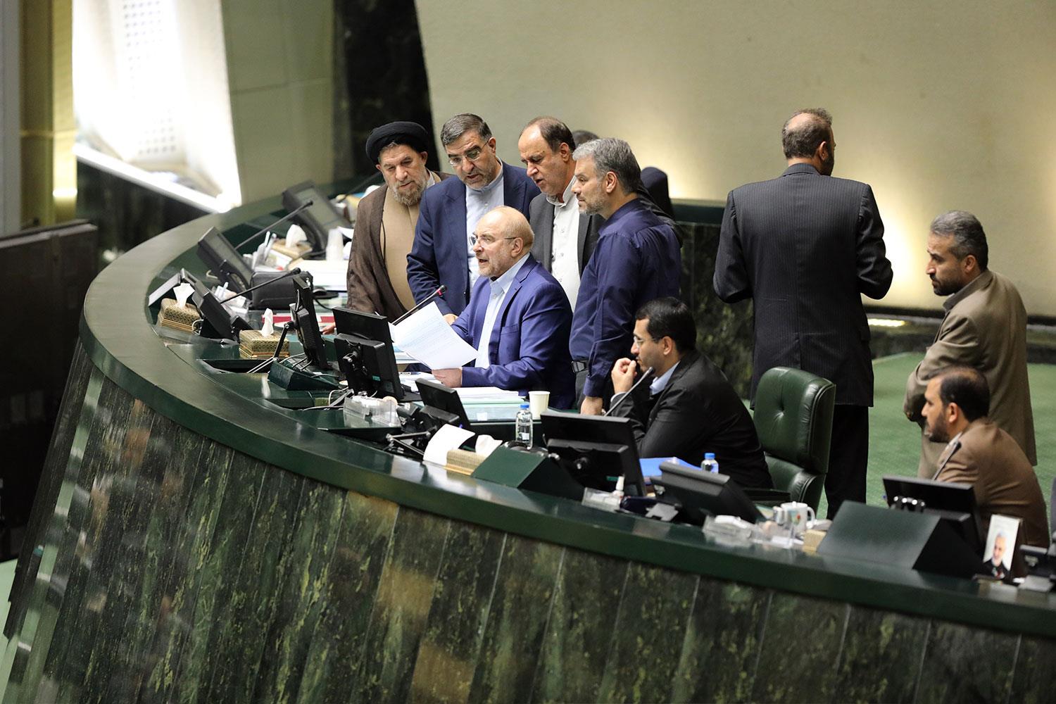 بیست و هشتمین نشست بررسی برنامه هفتم توسعه در صحن علنی مجلس