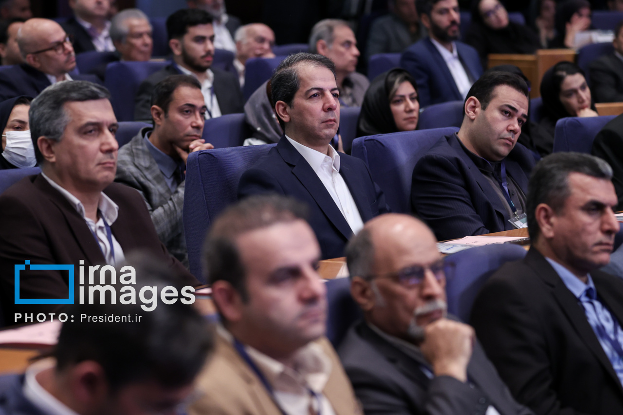 تجلیل از صنعتگران برتر کشور با حضور پزشکیان