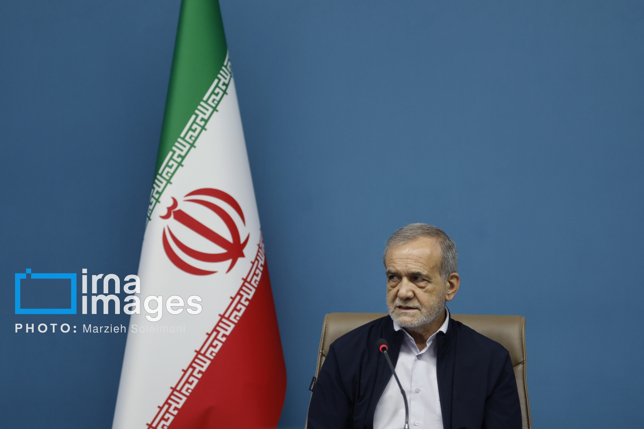 جلسه شورای عالی انقلاب فرهنگی