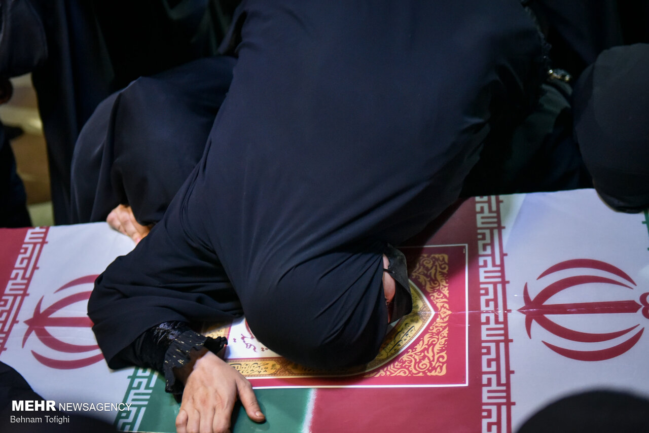 وداع با پیکر شهید مدافع حرم محمد اینانلو