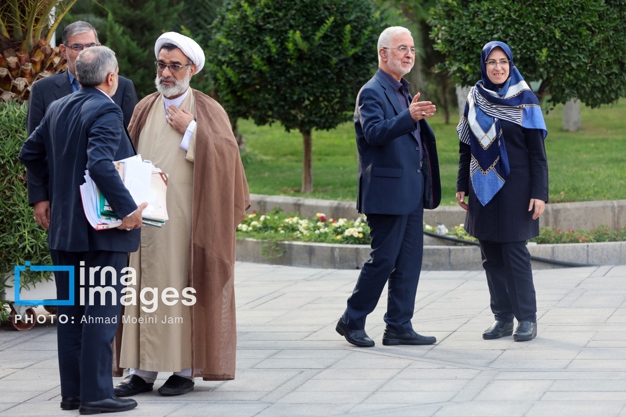 اعضای هیأت دولت در جمع خبرنگاران - ۵ مرداد ۱۴۰۴