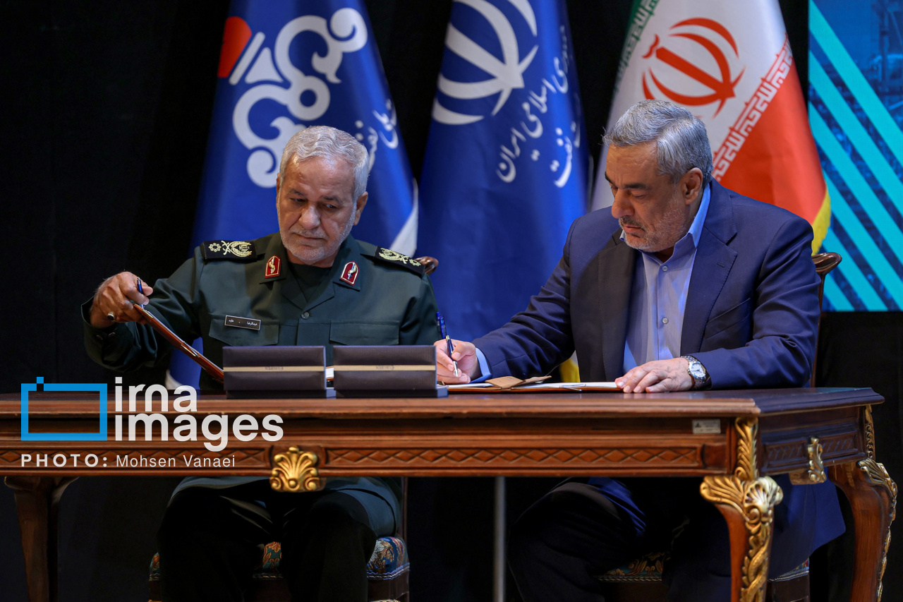 امضای قراردادهای میدان گازی مشترک پارس جنوبی