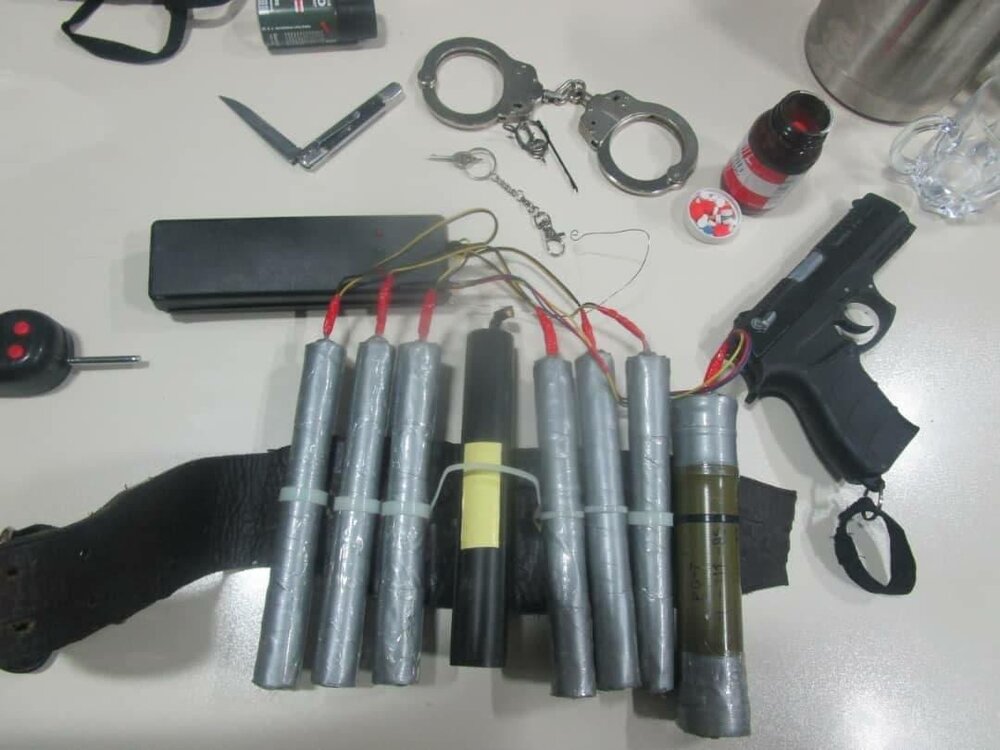 تجهیزات کشف شده از تروریست