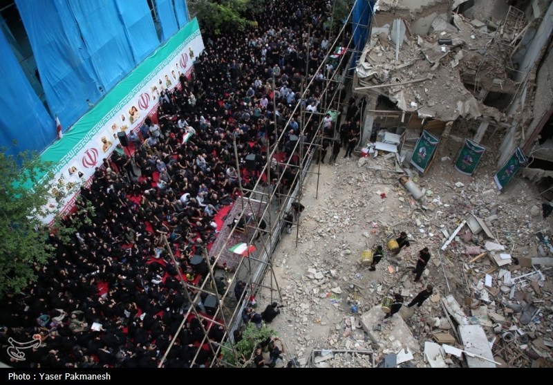 مداحی مهدی رسولی در یک محله خاص