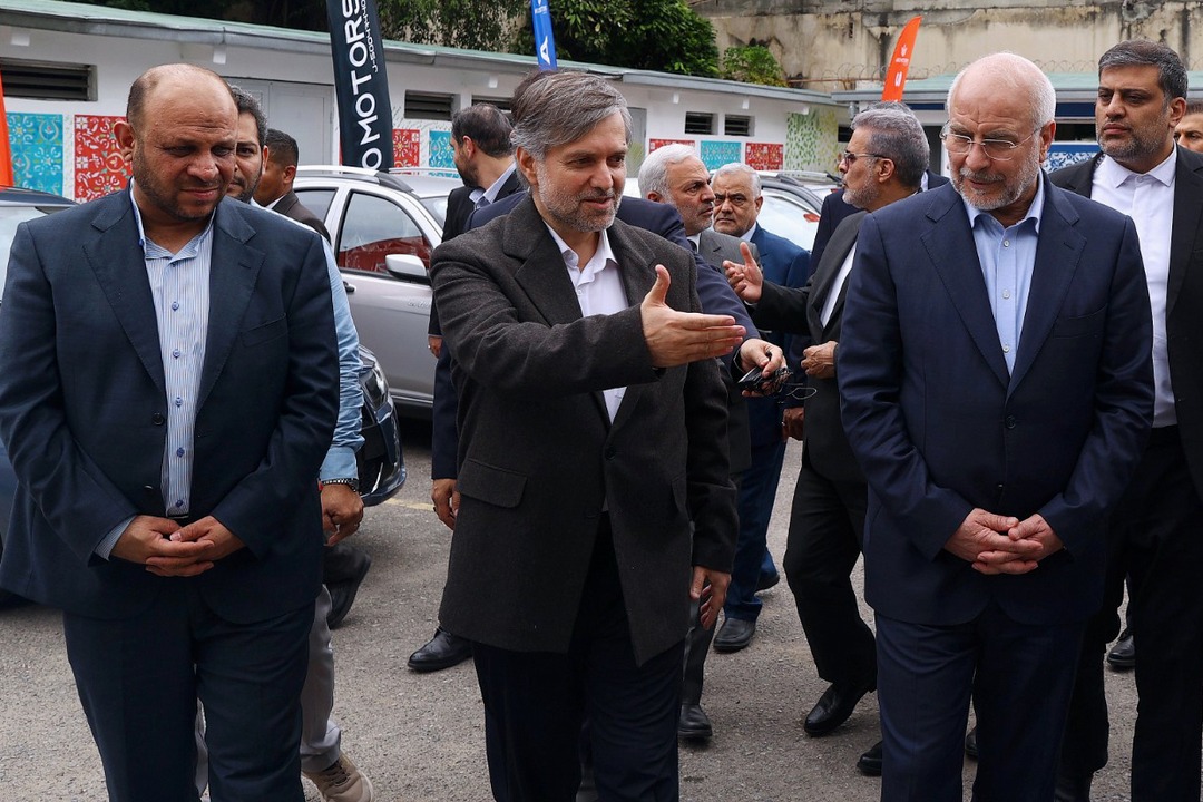 بازدید قالیباف از نمایشگاه دستاوردهای فن آوری جمهوری اسلامی در کاراکاس