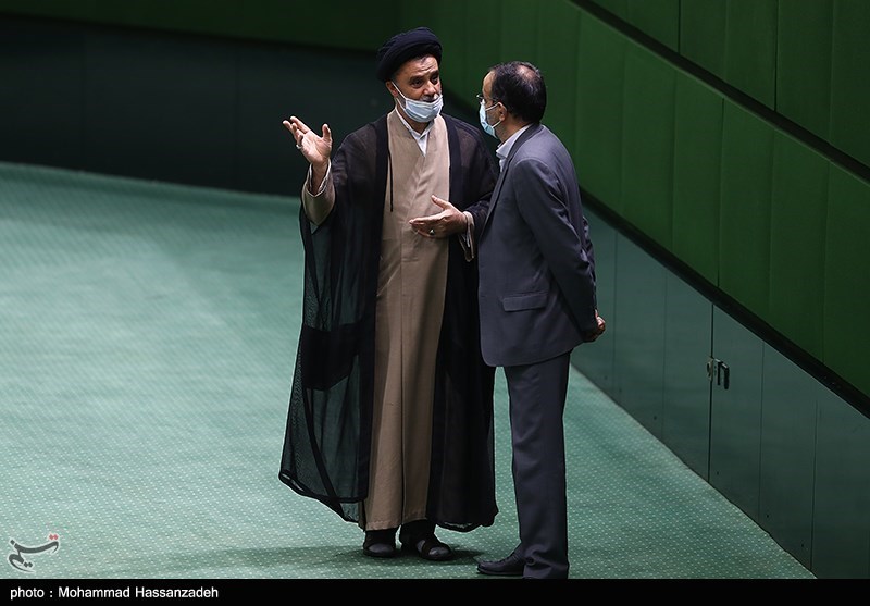 دورهمی نمایندگان در صحن مجلس 