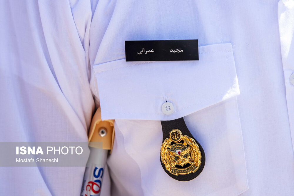 قهرمان بازمانده ناوشکن دنا»