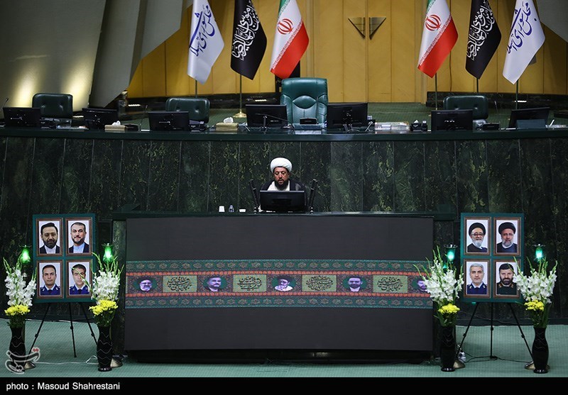 مراسم بزرگداشت شهدای خدمت در مجلس