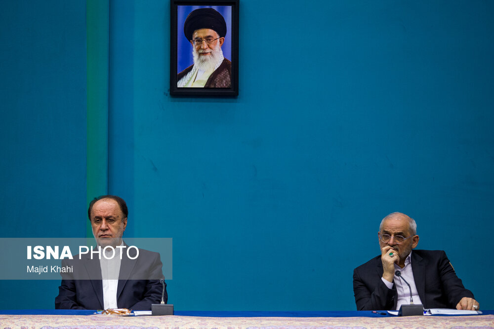 دیدار اعضای ستاد گرامیداشت دهه فجر با رئیس جمهور