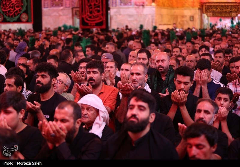 حرم مطهر امام حسین (ع) در شب اربعین