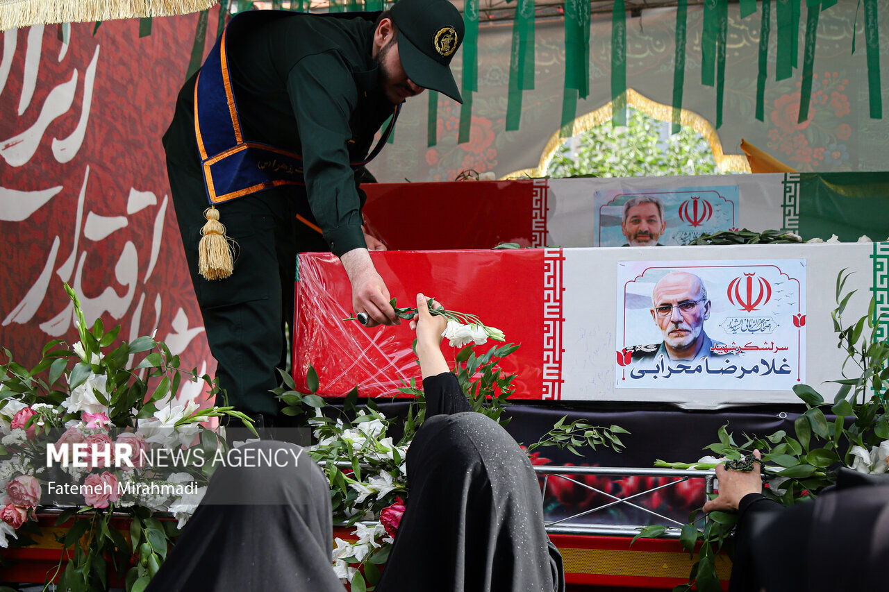 تشییع پیکر ۶۰ شهید اقتدار در تهران