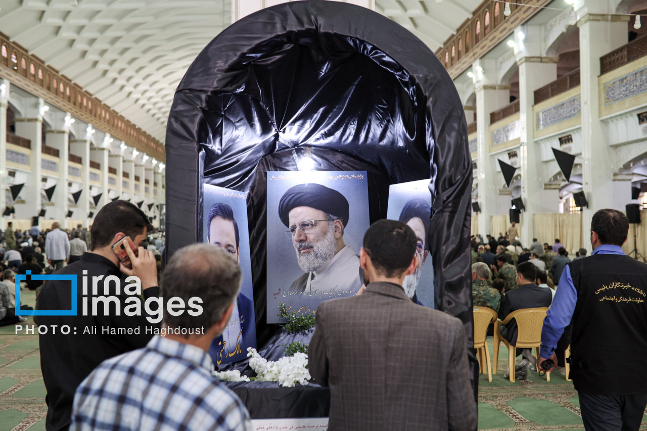 مراسم سالگرد شهدای خدمت در مصلای تبریز 