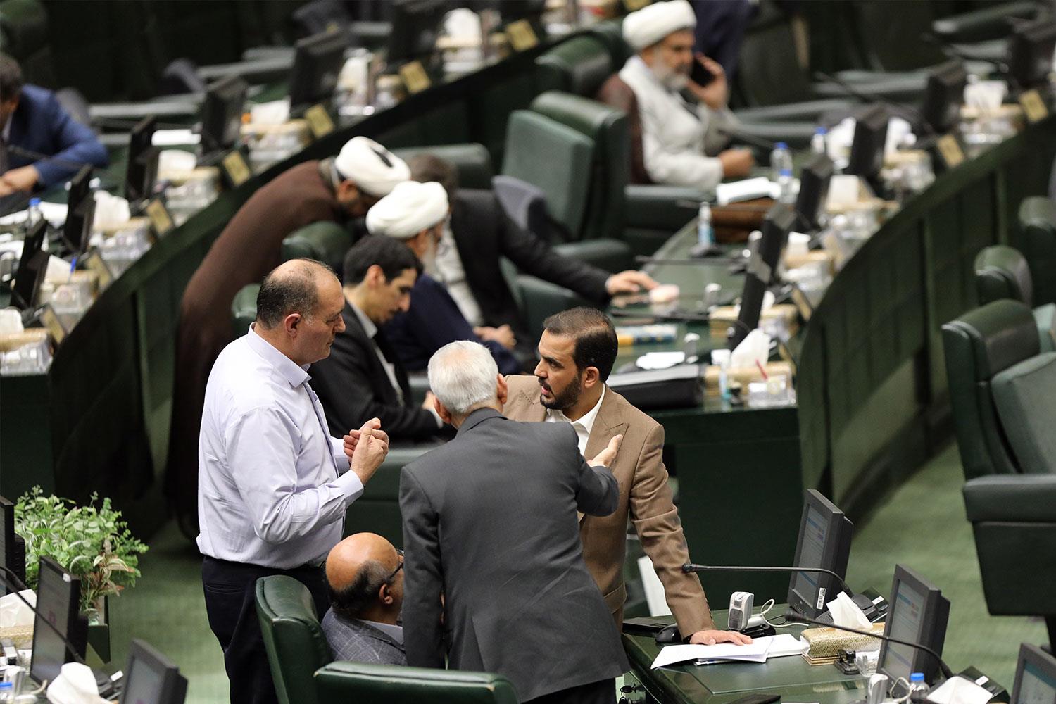 بیست و هشتمین نشست بررسی برنامه هفتم توسعه در صحن علنی مجلس