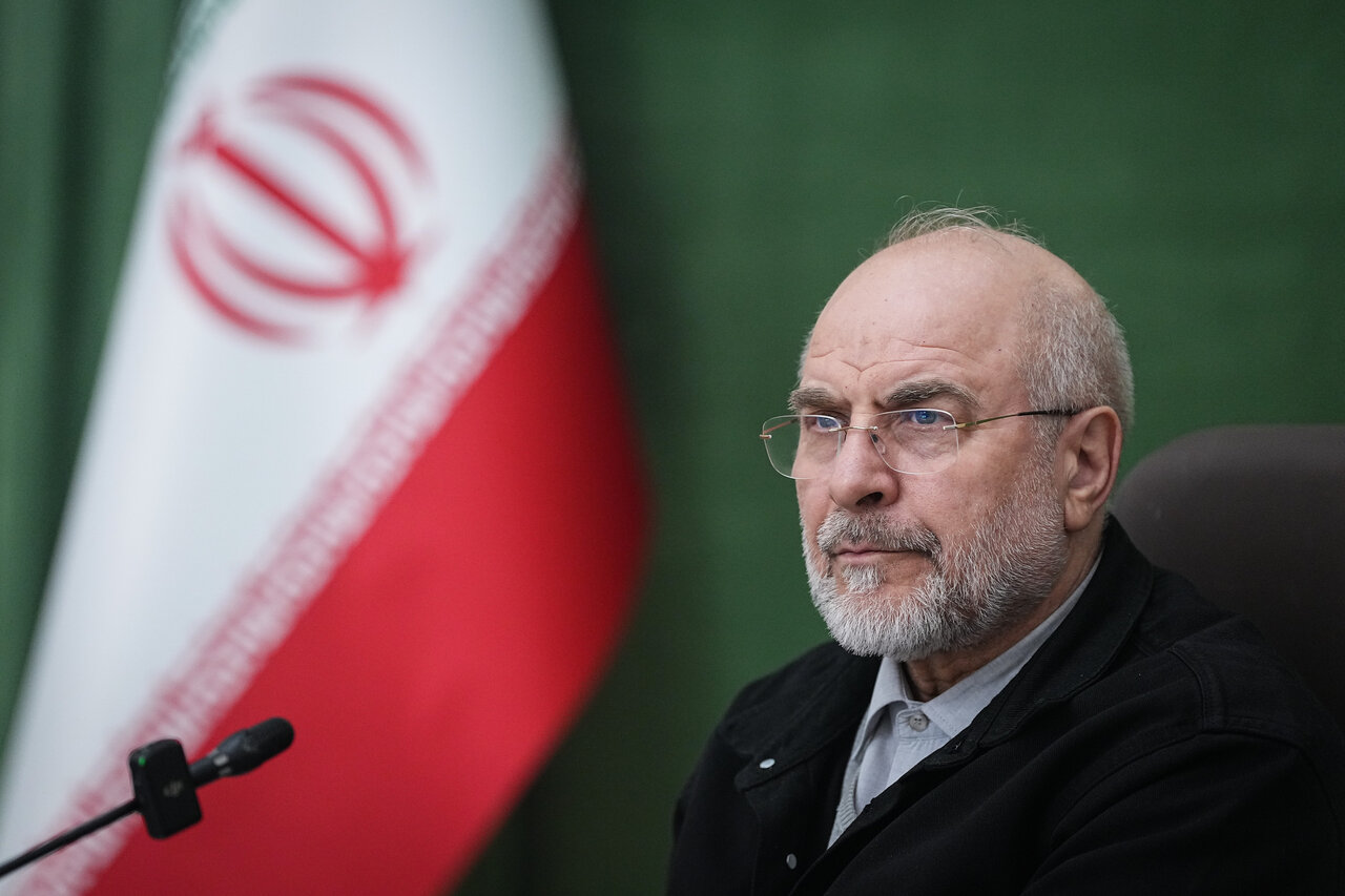 دیدار اعضای شورای هماهنگی یوم الله دهه فجر با قالیباف