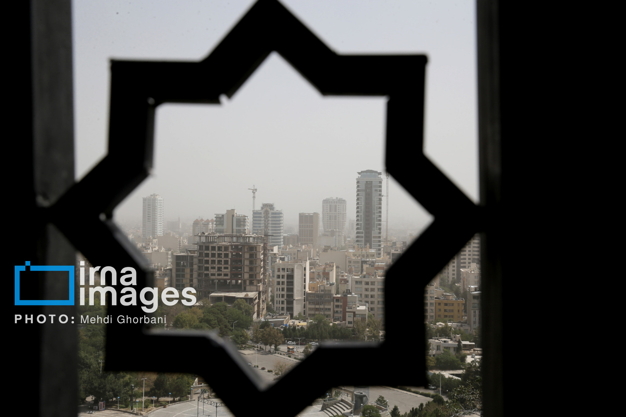 گرد و غبار در آسمان مشهد