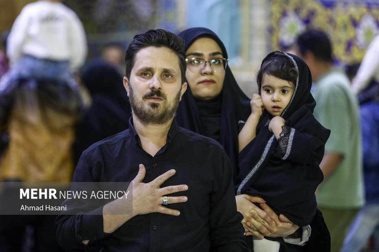 شب شهادت امام جعفر صادق (ع) در حرم امام رضا (ع)