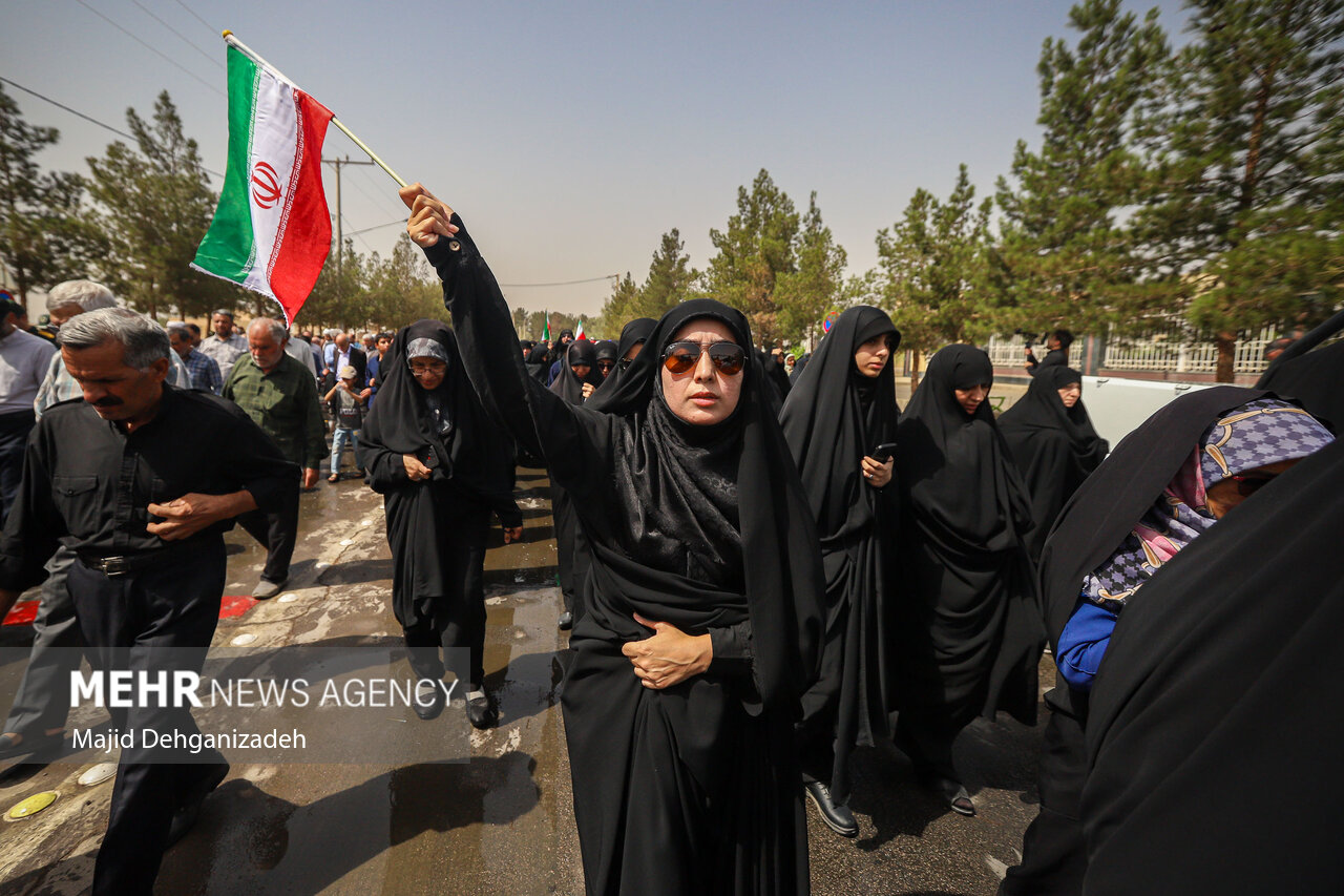 تشییع پیکر دانشمند هسته‌ای شهید اکبر مطلبی‌زاده