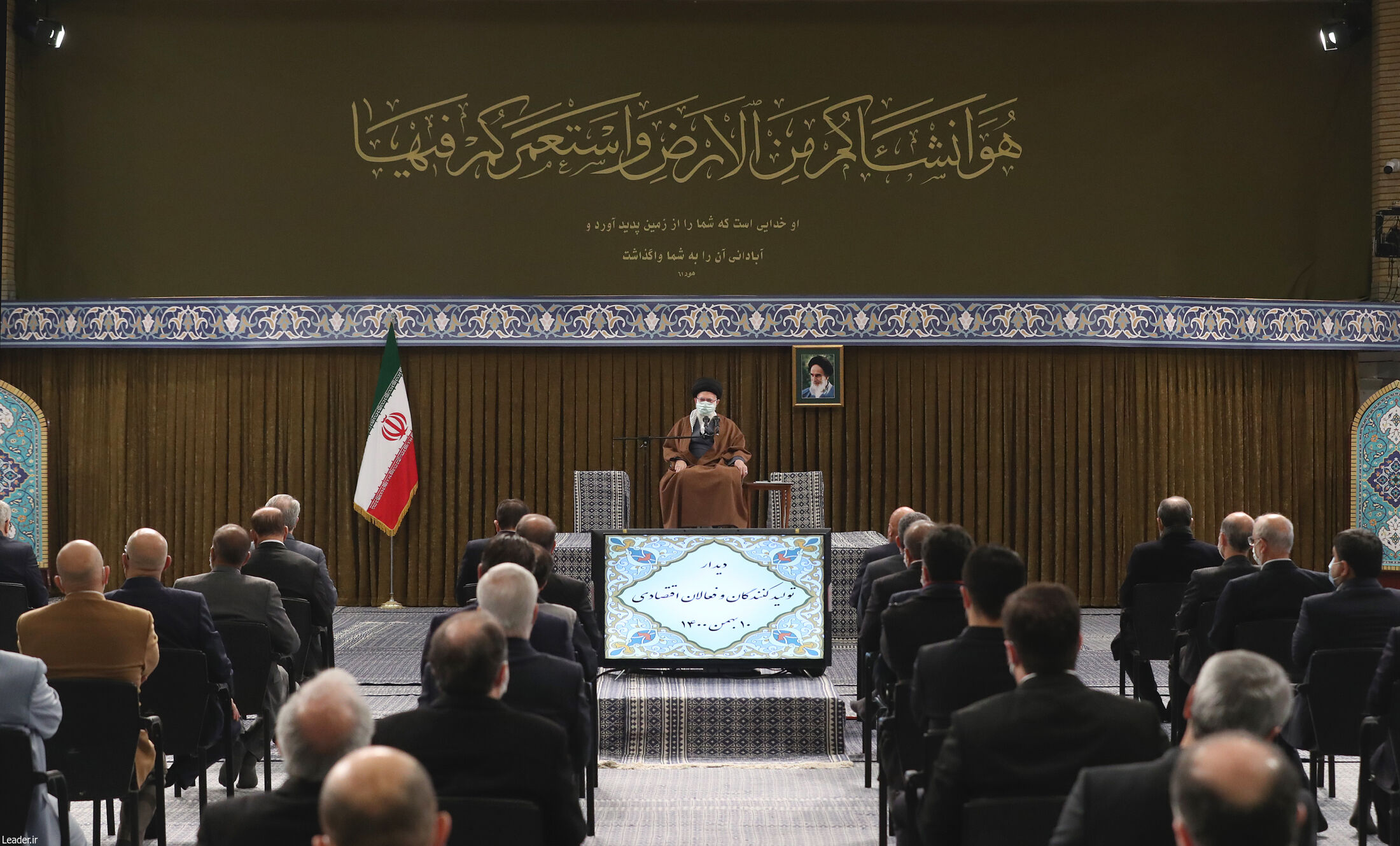 دیدار جمعی از فعالان بخش‌های تولید با رهبر انقلاب